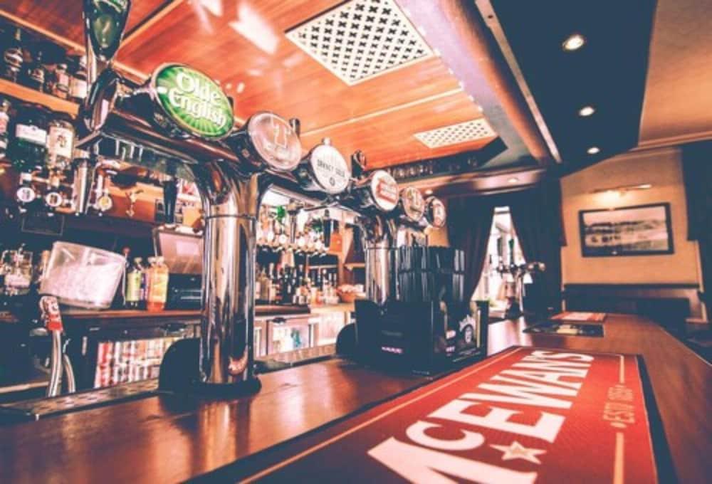 Burnett Arms Hotel بانشوري المظهر الخارجي الصورة