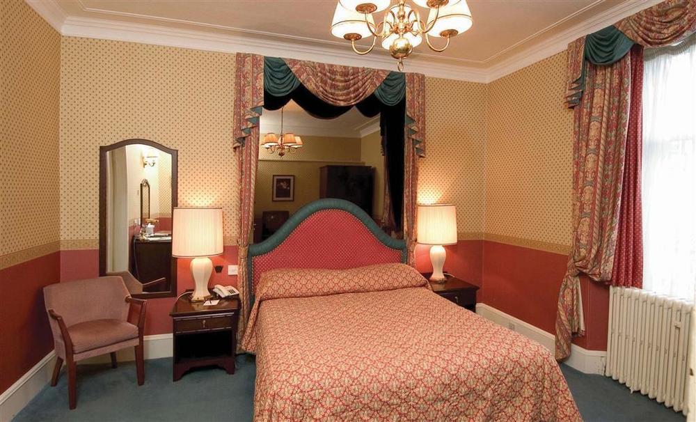 Burnett Arms Hotel بانشوري الغرفة الصورة