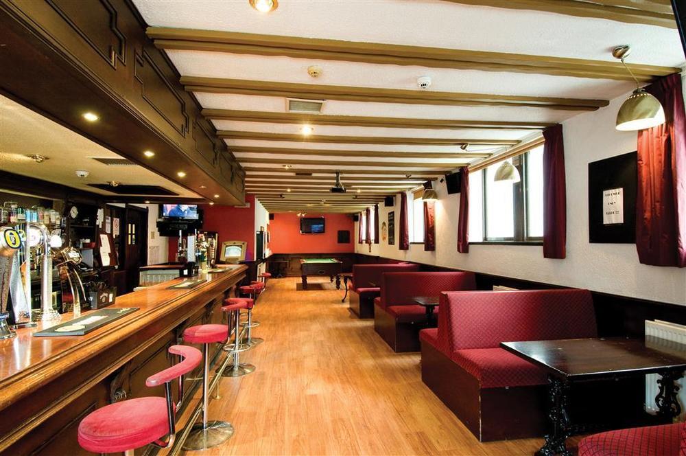 Burnett Arms Hotel بانشوري المطعم الصورة