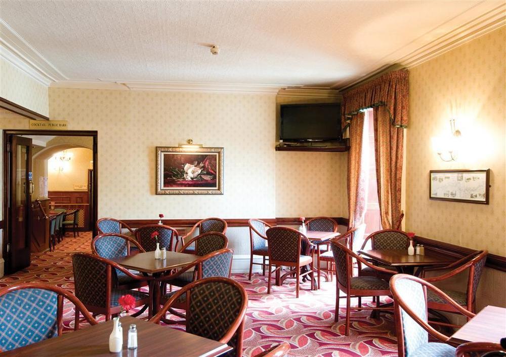 Burnett Arms Hotel بانشوري المطعم الصورة