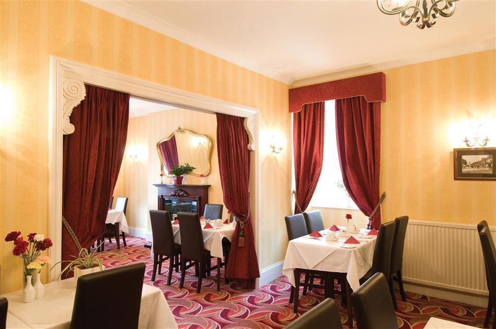 Burnett Arms Hotel بانشوري المطعم الصورة